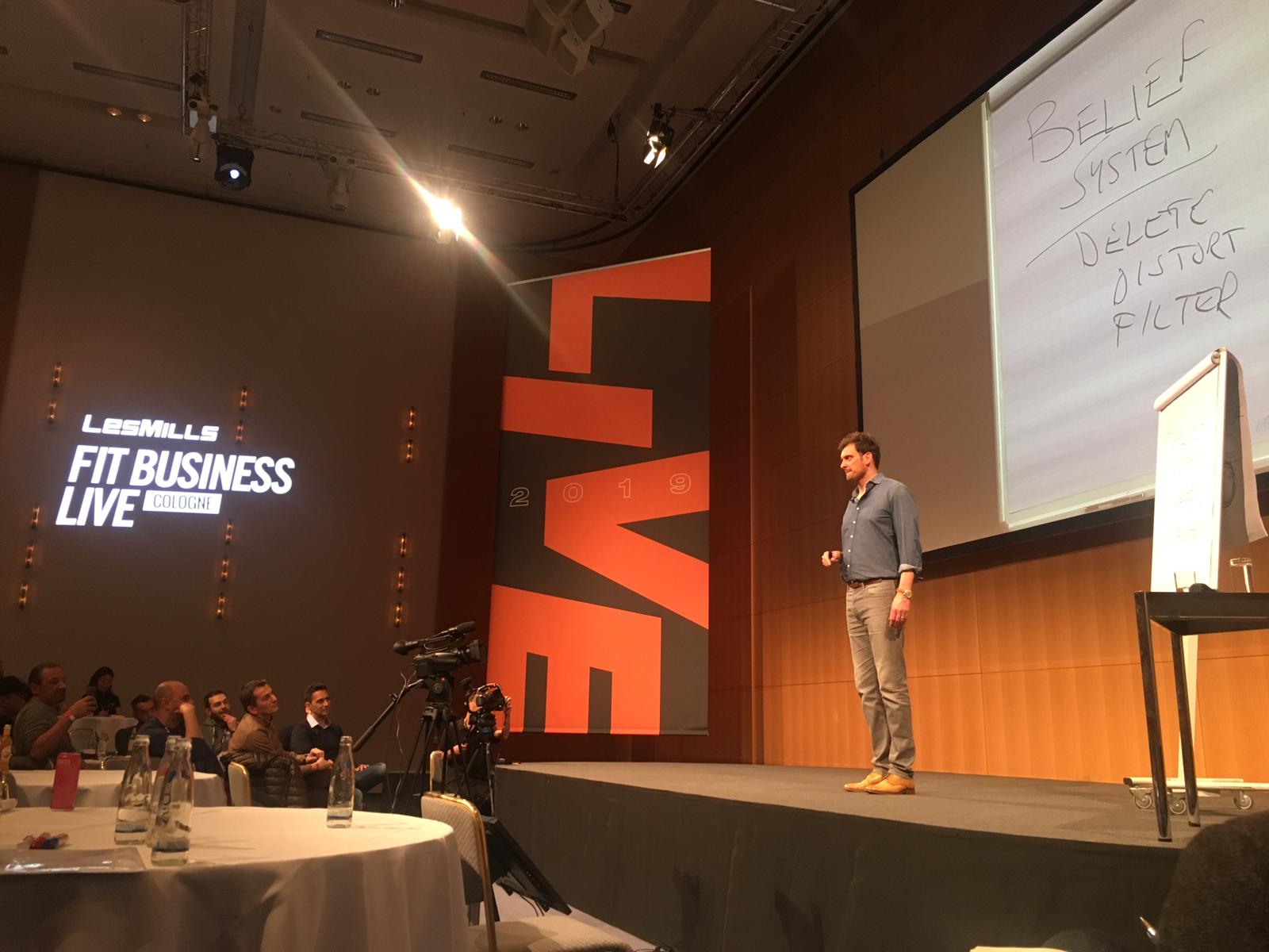 Für Jamil geht es beim Erfolg darum, eine neue Verbindung zwischen zwei Dingen herzustellen, die bisher nicht miteinander verbunden waren.